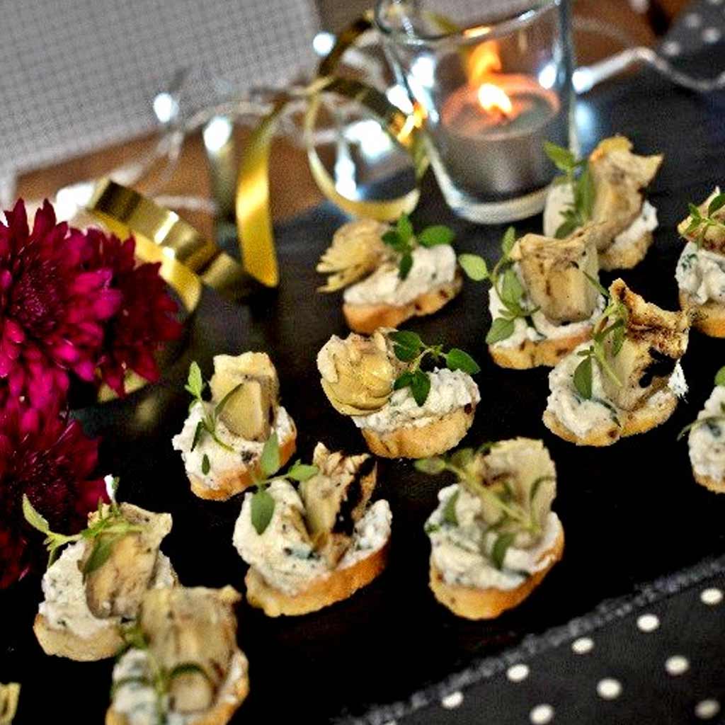 Fennel & Garlic crostini topped with chargrilled Artichokes, Basil & Lemon Ricotta