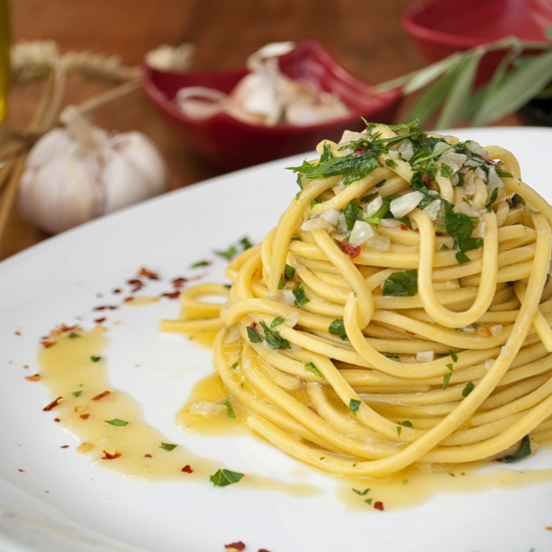 Spaghetti Aglio e Olio (Spaghetti with garlic, oil and chilli)