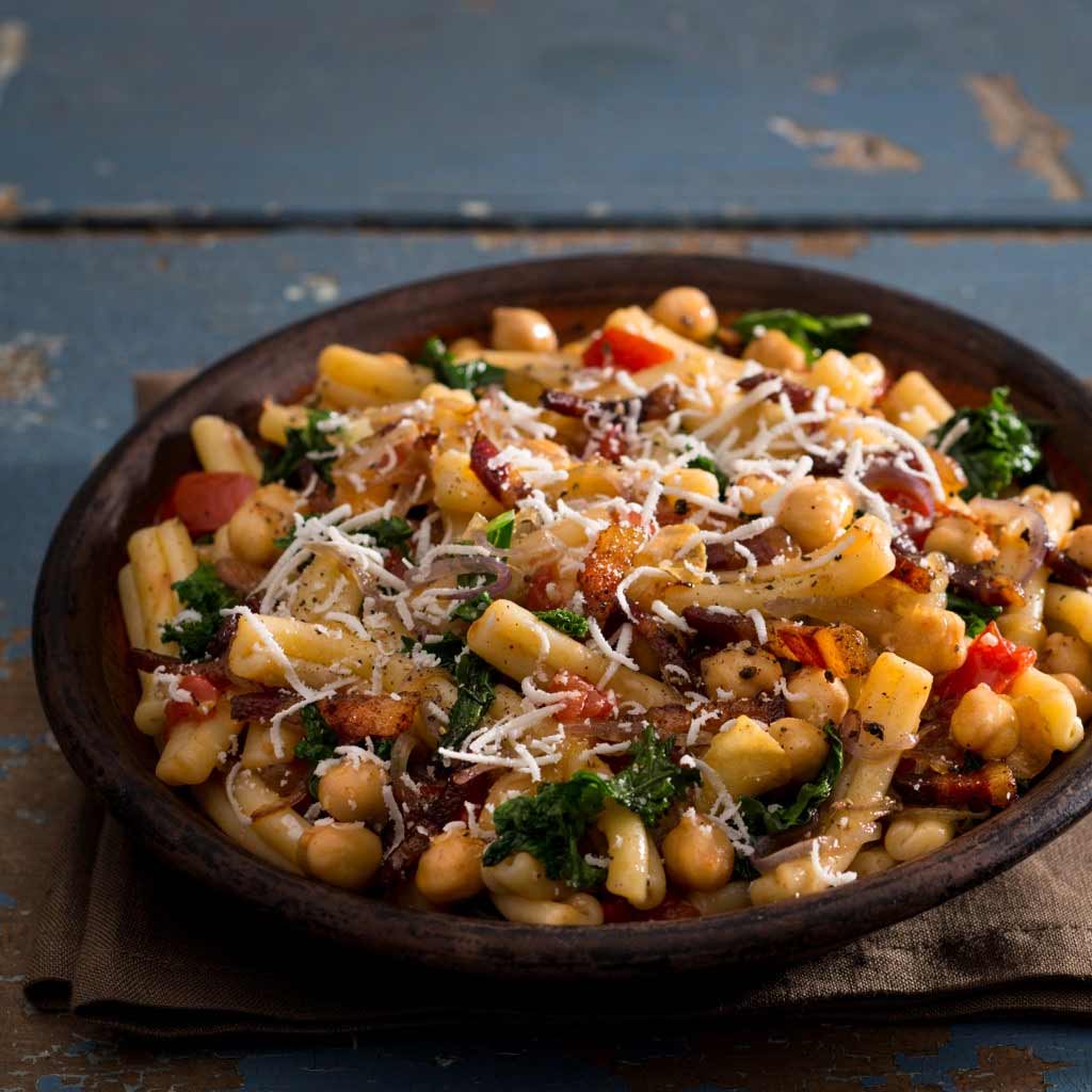 Chickpea and Kale Pasta