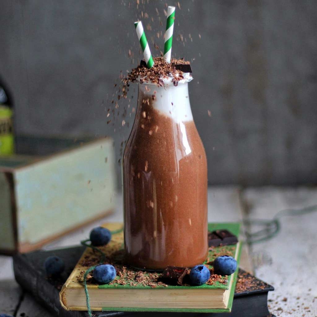 Superfood Cacao, Coconut, Blueberry & Banana Smoothie
